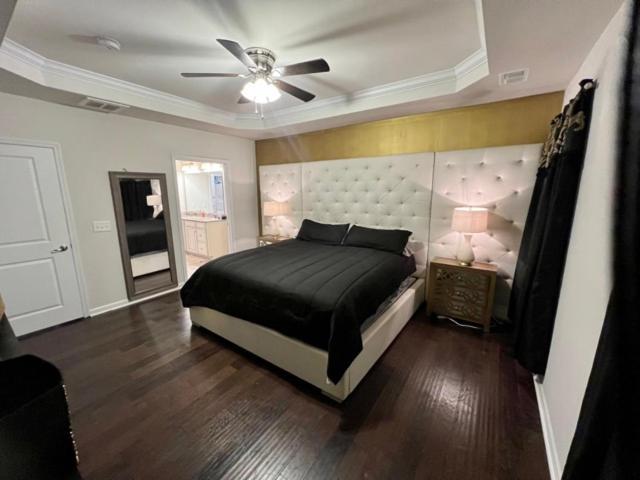 The Muirwood Lux Sleeps 10