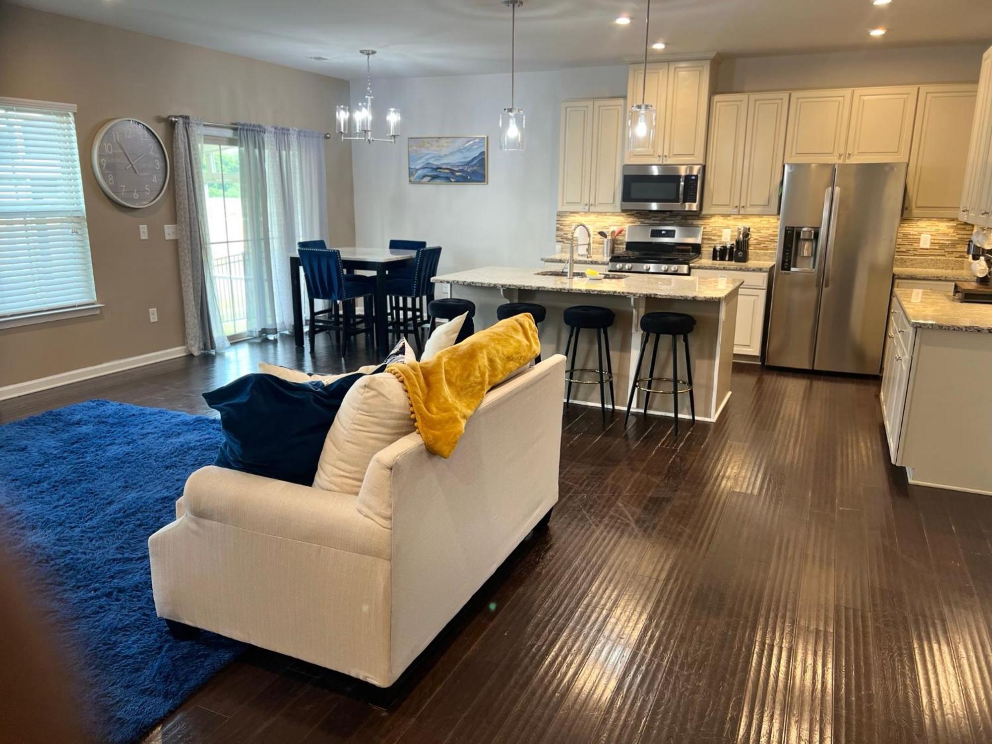 The Muirwood Lux Sleeps 10 Holiday home Murfreesboro